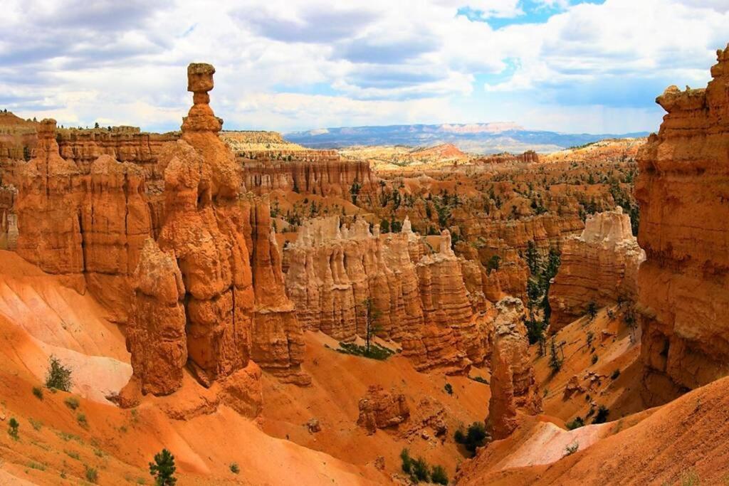 Red Rock Ranch Log Cabin: Large, Fully Furnished Escalante Eksteriør bilde